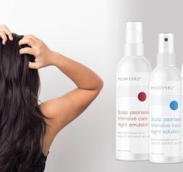 Kobieta przeczesuje dłońmi piękne, długie, kasztanowe włosy. Obok opakowania kosmetyków Psorisel.